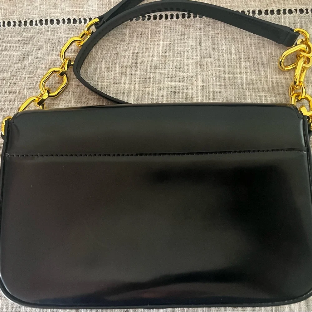 Lauren Ralph Lauren Black Patent Leather Crossbody Bag with Gold Chain - Picture 3 of 16